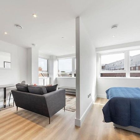 Bright Contemporary Studio In East Grinstead Kültér fotó