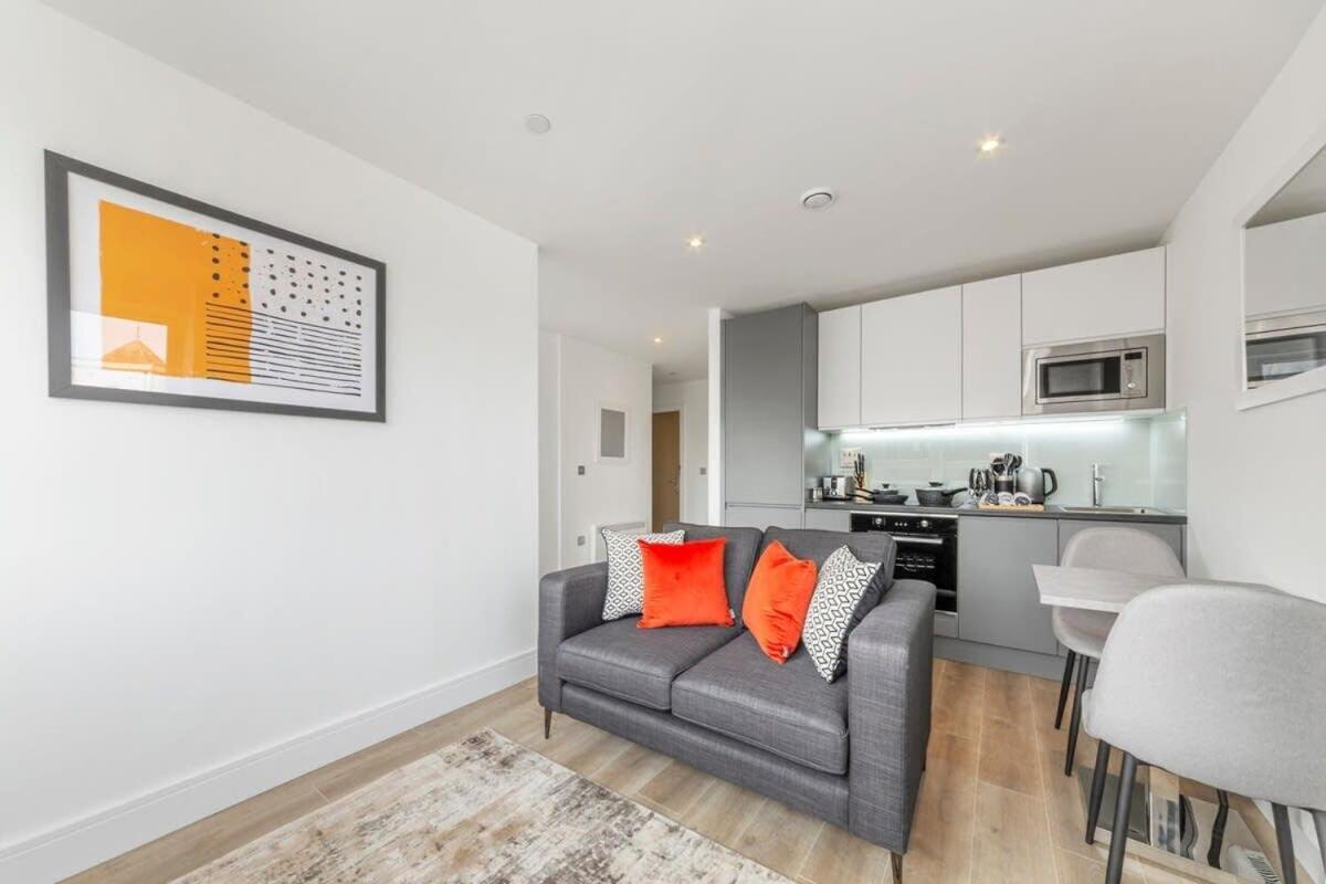 Bright Contemporary Studio In East Grinstead Kültér fotó